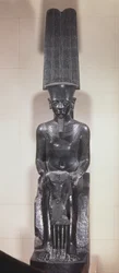 Statue du dieu Amon protégeant Toutankhamon, Nouvel Empire, c.1336-1327 av. J.-C.